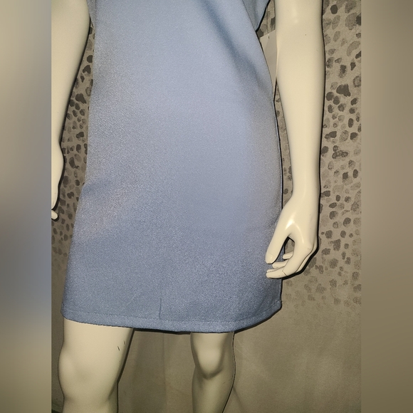Tobi Deep Vee Neck Light Blue Shift Dress Size Medium NWT - Picture 5 of 13